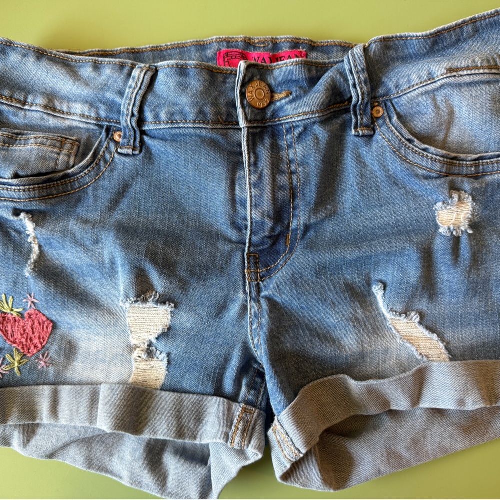 Wax Jean Light Blue Embroidered Jean Shorts